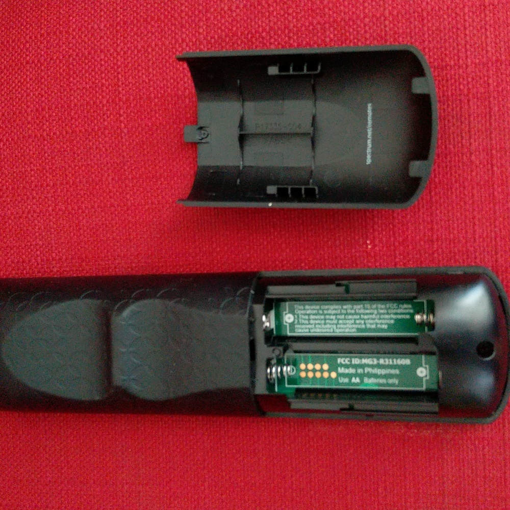 Spectrum Cable Universal Remote Control MG3-R31160B . (In Good Condition) - Picture 4 of 4